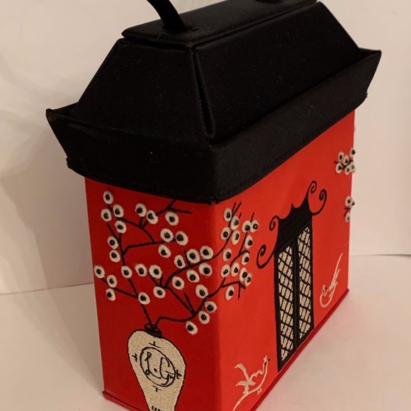 LULU GUINNESS - $850 ICONIC Red PAGODA Ltd Ed Purse * In Met, V&A, Vogue - Picture 5 of 11